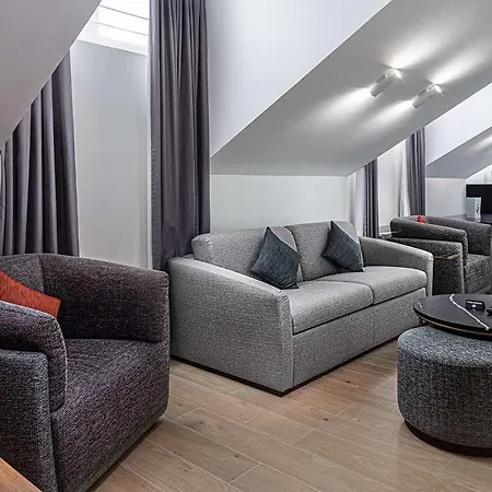 The Basilian Minsk, Curio Collection By Hilton فندق