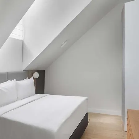 Готель The Basilian Minsk, Curio Collection By Hilton