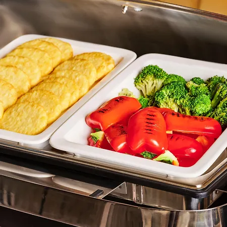 Готель The Basilian Minsk, Curio Collection By Hilton 4*