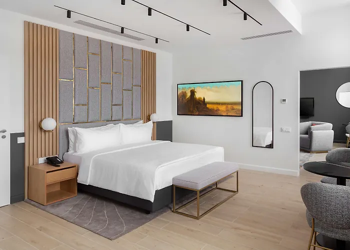 The Basilian Minsk, Curio Collection By Hilton 4* 민스크