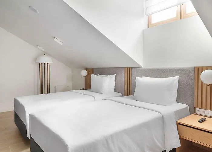 The Basilian Minsk, Curio Collection By Hilton Μινσκ